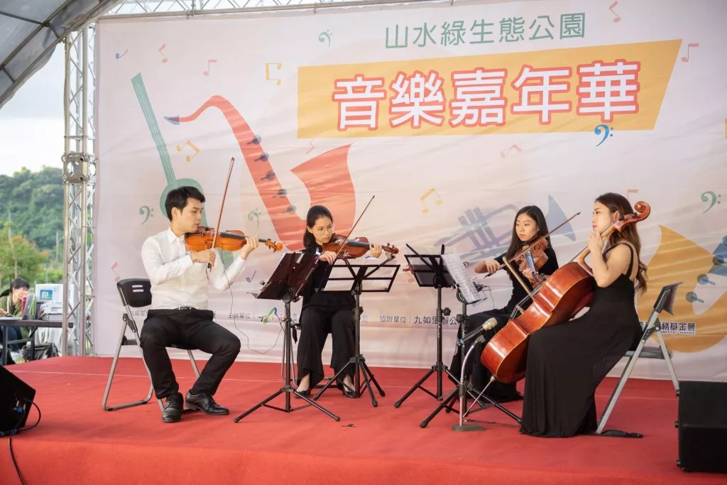 TPSO 台北愛樂交響樂團 小提琴一部 鄧凱鴻老師 小提琴二部 張子萱老師 中提琴蔡呈御老師 大提琴江瑜庭老師